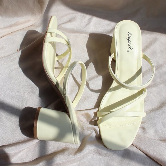 🚨FEW PAIRS LEFT// Pastel Yellow Strappy Sandal - Picture 6 of 12